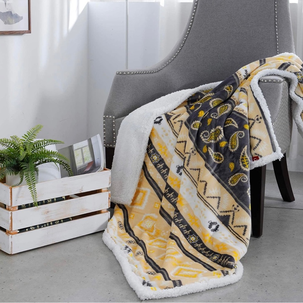 Sherpa Fleece Throw Blanket, Fuzzy Warm Super Soft Reversible Stripe